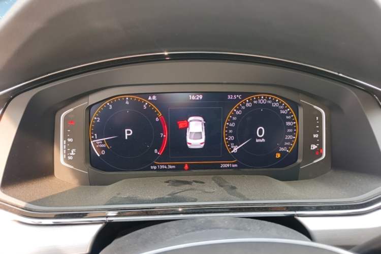 Used Volkswagen Lamando 2021 Facelift 280TSI DSG Comfort Edition (Manual Air Conditioning) Instrument Cluster