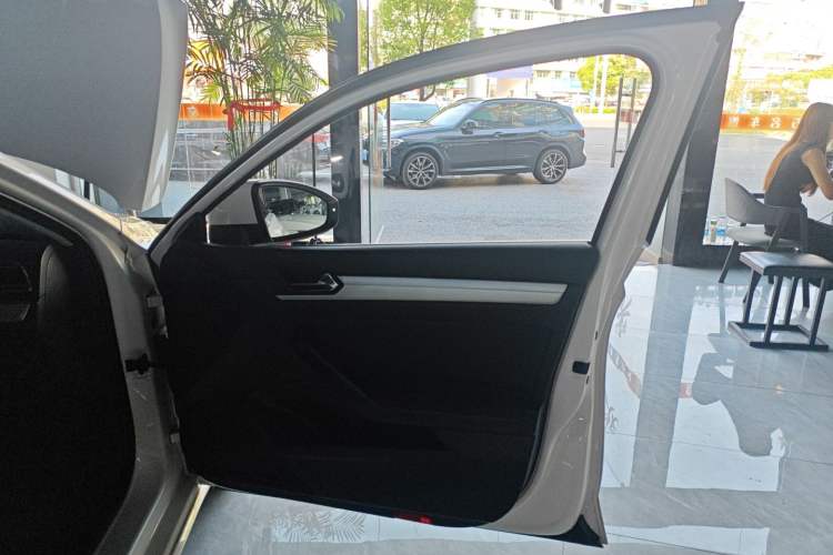 Used Volkswagen Lamando 2021 230TSI DSG Fashion Edition Interior 2