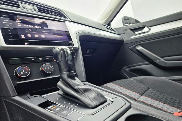 Used Volkswagen Lamando 2021 230TSI DSG Fashion Edition Interior 3