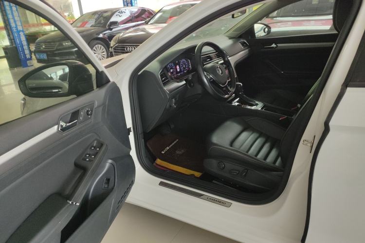 Used Volkswagen Lamando 2021 280TSI DSG Comfort Edition Interior 3