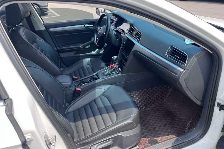 Used Volkswagen Lamando 2021 280TSI DSG Comfort Edition Interior 8