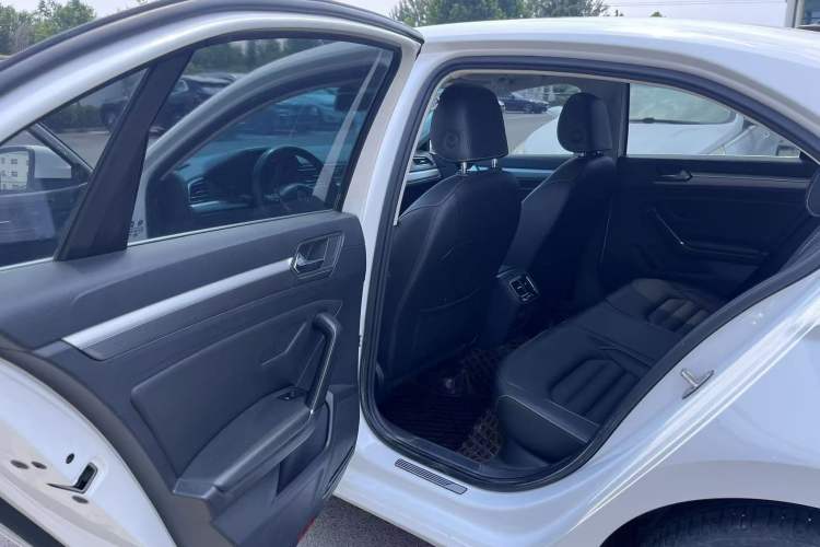 Used Volkswagen Lamando 2021 280TSI DSG Comfort Edition Interior 9