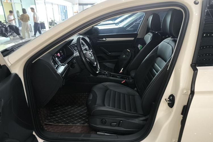 Used Volkswagen Lamando 2021 280TSI DSG Comfort Edition Left Front Seat