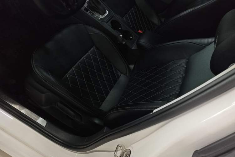Used Volkswagen Lamando 2021 230TSI DSG Fashion Edition Left Front Seat