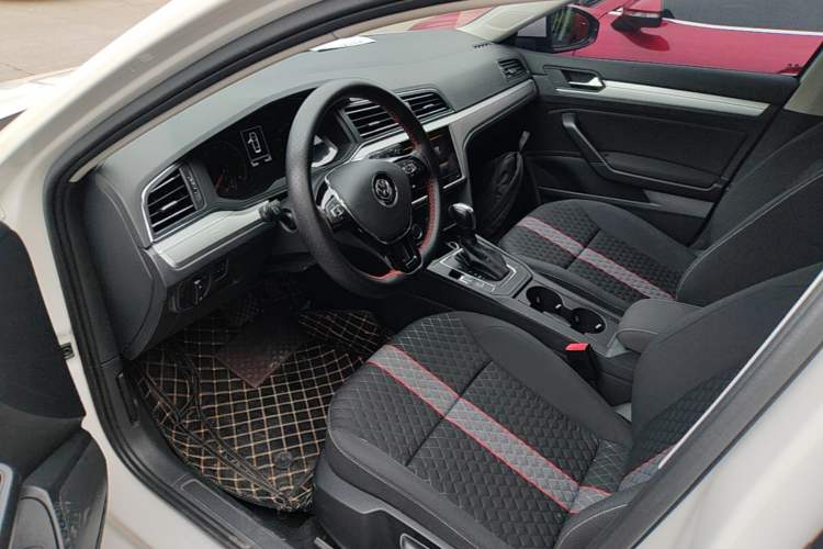 Used Volkswagen Lamando 2021 230TSI DSG Fashion Edition Left Front Seat