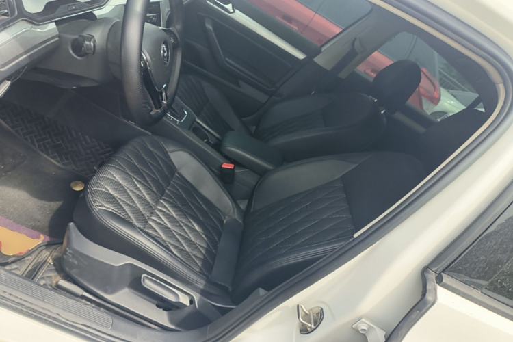 Used Volkswagen Lamando 2021 230TSI DSG Fashion Edition Left Front Seat