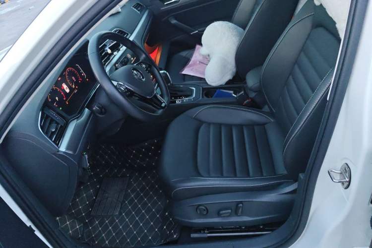 Used Volkswagen Lamando 2021 280TSI DSG Comfort Edition Left Front Seat