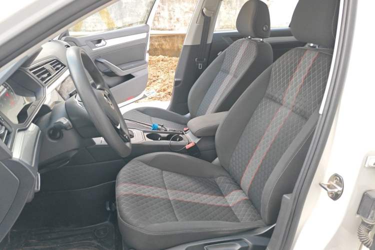 Used Volkswagen Lamando 2021 230TSI DSG Fashion Edition Left Front Seat