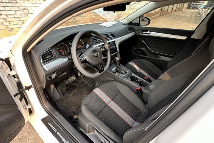Used Volkswagen Lamando 2021 230TSI DSG Fashion Edition Left Front Seat
