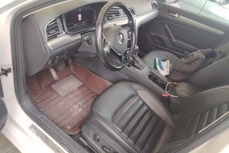 Used Volkswagen Lamando 2021 280TSI DSG Comfort Edition Left Front Seat