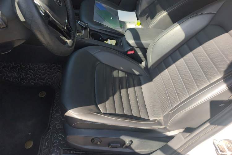 Used Volkswagen Lamando 2021 280TSI DSG Comfort Edition Left Front Seat