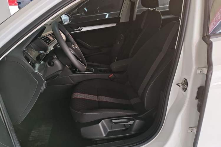 Used Volkswagen Lamando 2021 230TSI DSG Fashion Edition Left Front Seat