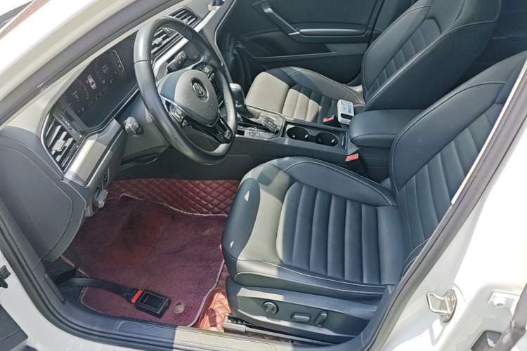 Used Volkswagen Lamando 2021 280TSI DSG Comfort Edition Left Front Seat