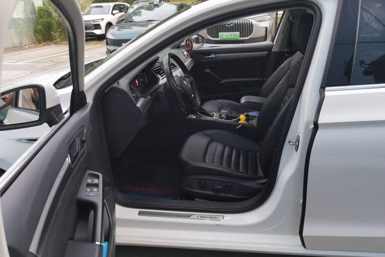 Used Volkswagen Lamando 2021 280TSI DSG Comfort Edition Left Front Seat