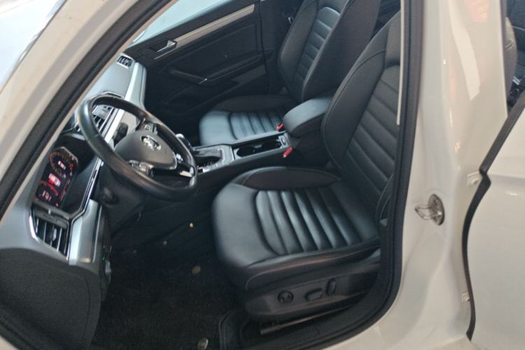 Used Volkswagen Lamando 2021 280TSI DSG Comfort Edition Left Front Seat
