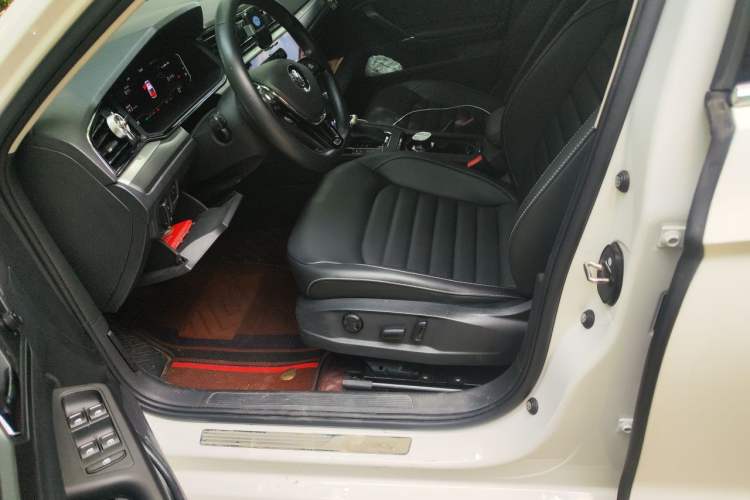 Used Volkswagen Lamando 2021 280TSI DSG Comfort Edition Left Front Seat