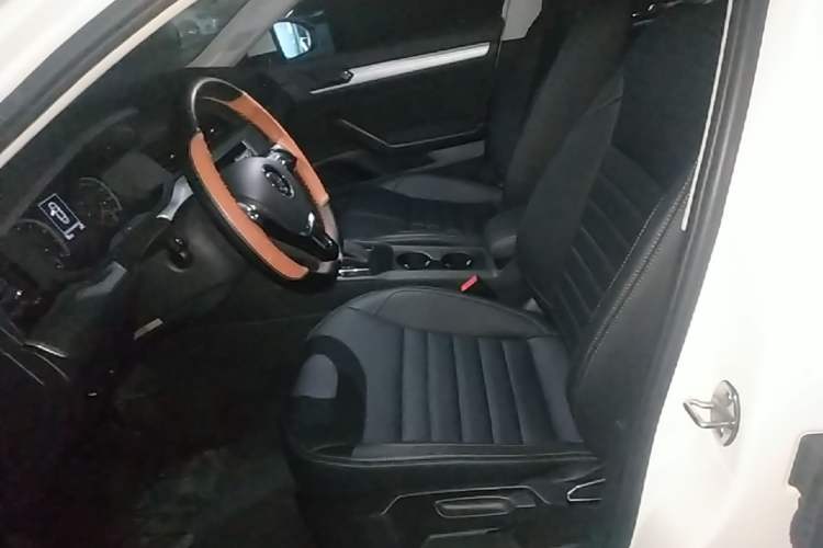Used Volkswagen Lamando 2021 230TSI DSG Fashion Edition Left Front Seat