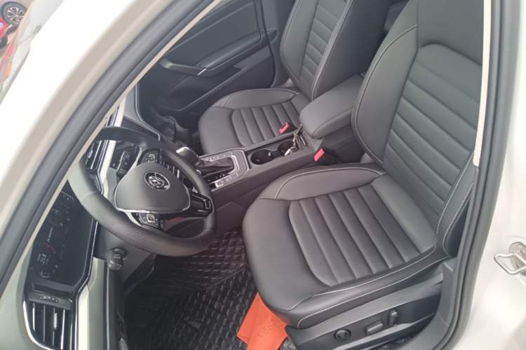 Used Volkswagen Lamando 2021 280TSI DSG Comfort Edition Left Front Seat