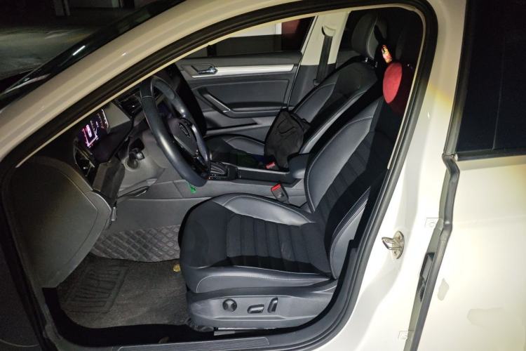 Used Volkswagen Lamando 2021 280TSI DSG Comfort Edition Left Front Seat