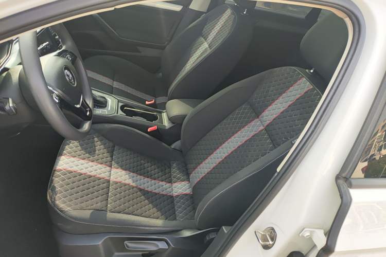 Used Volkswagen Lamando 2021 230TSI DSG Fashion Edition Left Front Seat