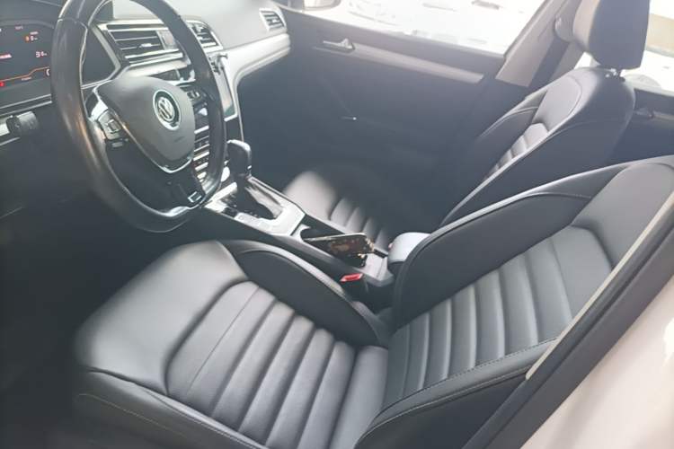 Used Volkswagen Lamando 2021 280TSI DSG Comfort Edition Left Front Seat