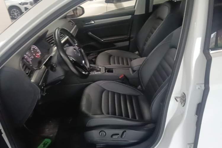 Used Volkswagen Lamando 2021 280TSI DSG Comfort Edition Left Front Seat