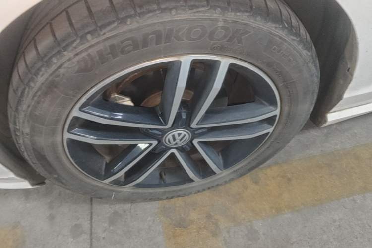Used Volkswagen Lamando 2021 280TSI DSG Comfort Edition Left Front Wheel Hub