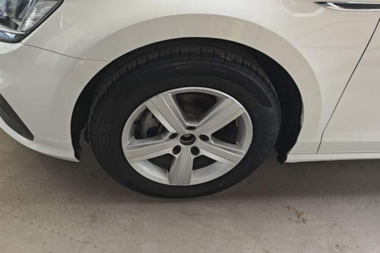 Used Volkswagen Lamando 2021 230TSI DSG Fashion Edition Left Front Wheel Hub