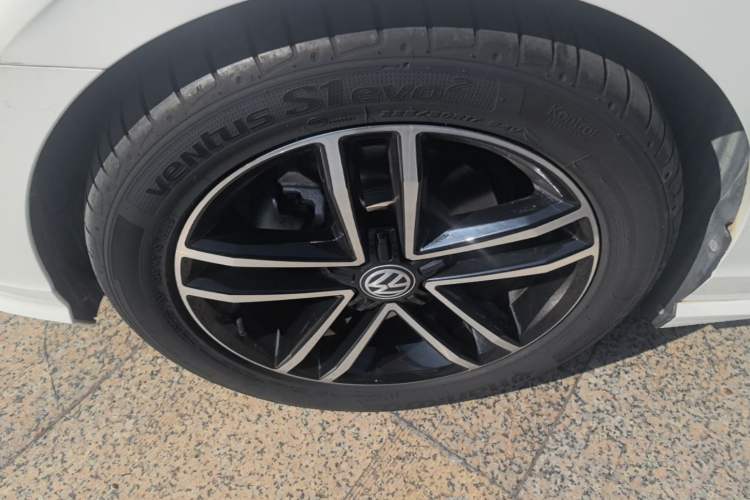 Used Volkswagen Lamando 2021 Revised Version 280TSI DSG Comfort Edition Left Front Wheel Hub