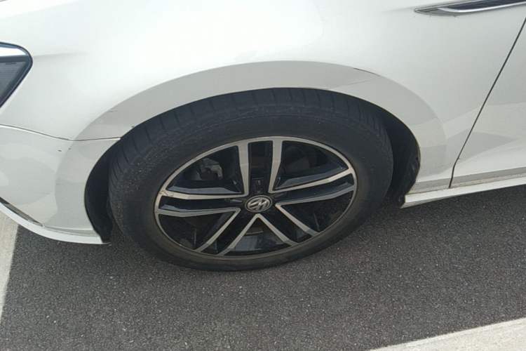 Used Volkswagen Lamando 2021 280TSI DSG Comfort Edition Left Front Wheel Hub