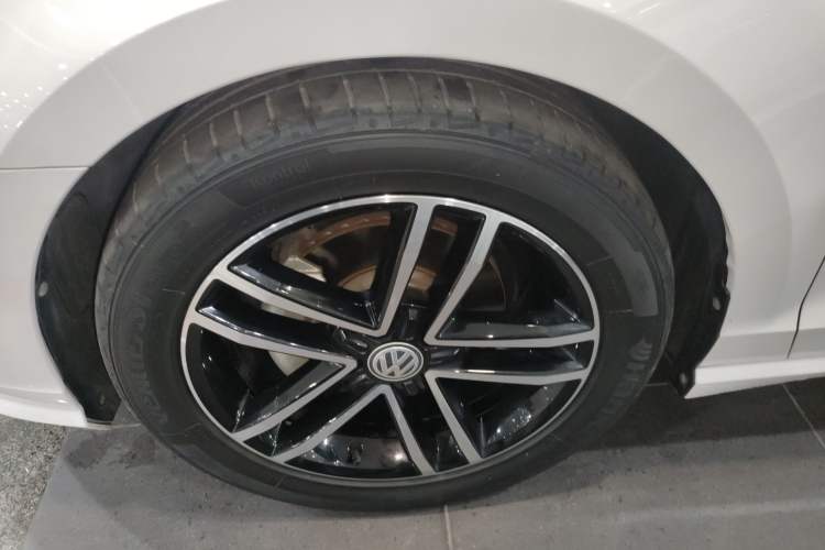 Used Volkswagen Lamando 2021 Revised Version 280TSI DSG Comfort Edition Left Front Wheel Hub