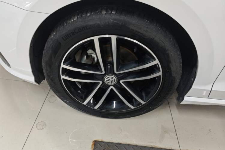 Used Volkswagen Lamando 2021 280TSI DSG Comfort Edition Left Front Wheel Hub