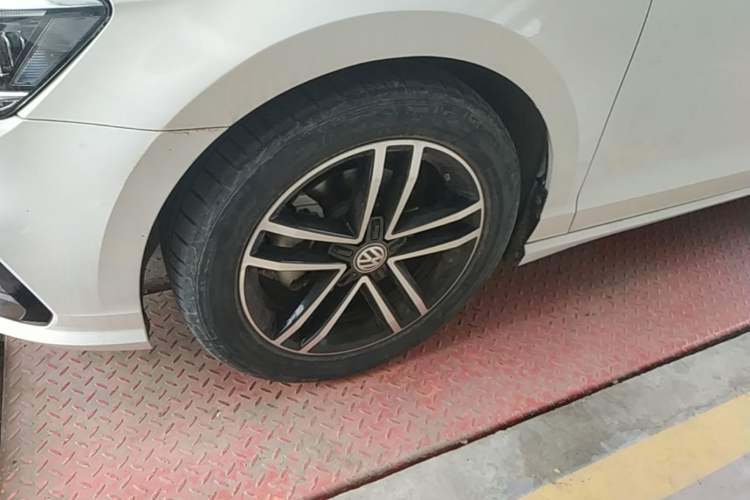 Used Volkswagen Lamando 2021 280TSI DSG Comfort Edition Left Front Wheel Hub