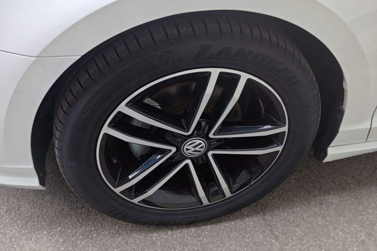 Used Volkswagen Lamando 2021 Revised Version 280TSI DSG Comfort Edition Left Front Wheel Hub