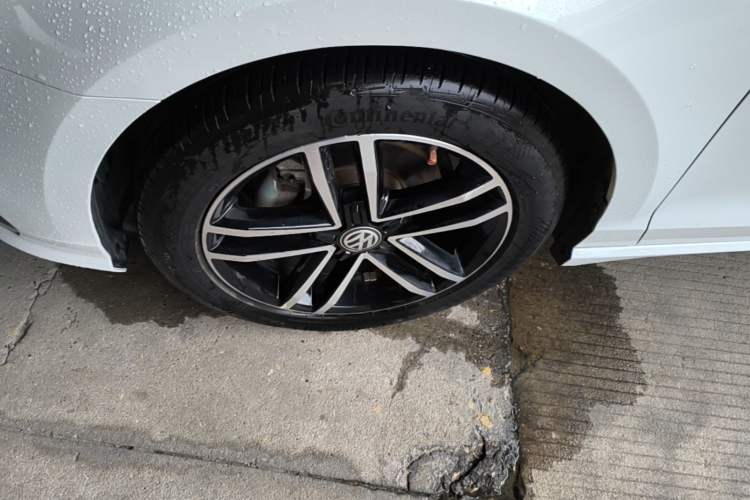 Used Volkswagen Lamando 2021 280TSI DSG Comfort Edition Left Front Wheel Hub