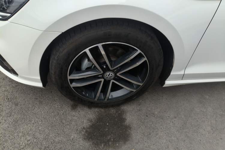 Used Volkswagen Lamando 2021 Revised Version 280TSI DSG Comfort Edition Left Front Wheel Hub