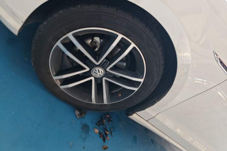 Used Volkswagen Lamando 2021 280TSI DSG Comfort Edition Left Front Wheel Hub