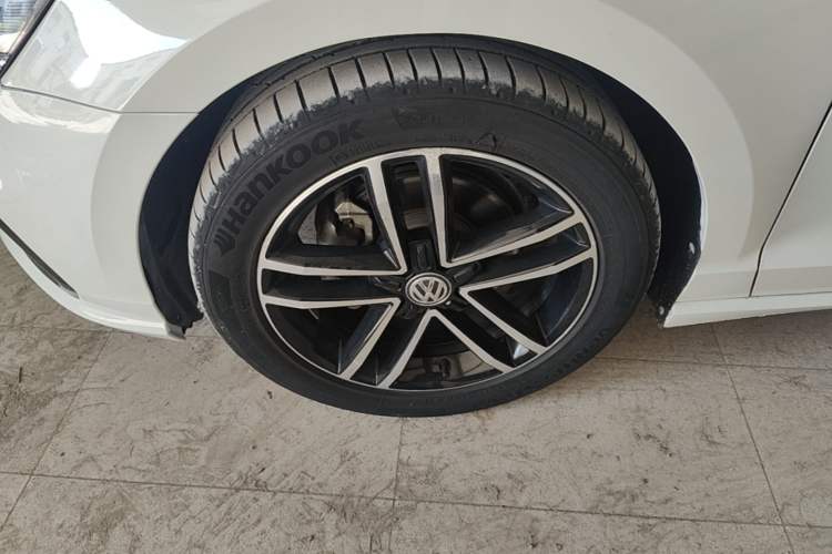 Used Volkswagen Lamando 2021 Revised Version 280TSI DSG Comfort Edition Left Front Wheel Hub