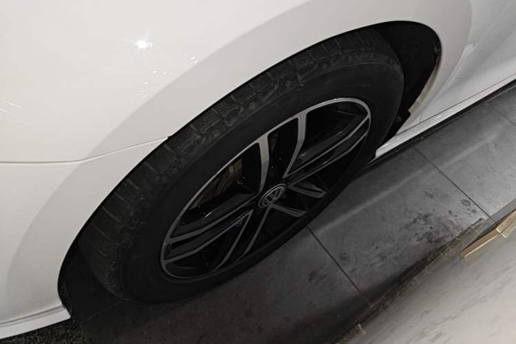 Used Volkswagen Lamando 2021 Revised Version 280TSI DSG Comfort Edition Left Front Wheel Hub