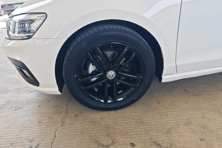 Used Volkswagen Lamando 2021 280TSI DSG Comfort Edition Left Front Wheel Hub