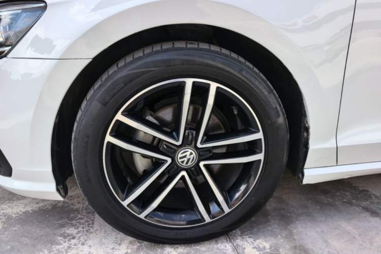 Used Volkswagen Lamando 2021 Revised Version 280TSI DSG Comfort Edition Left Front Wheel Hub