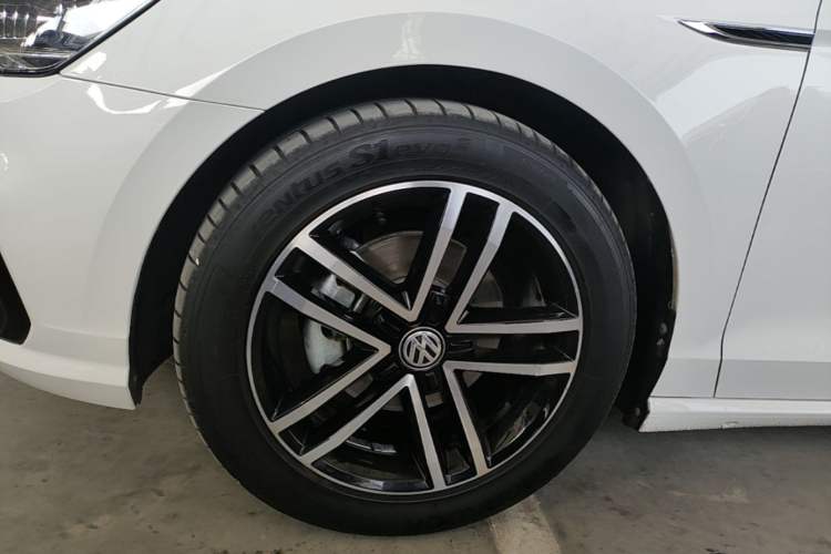 Used Volkswagen Lamando 2021 Revised Version 280TSI DSG Comfort Edition Left Front Wheel Hub