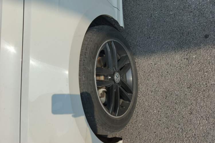 Used Volkswagen Lamando 2021 Revised Version 280TSI DSG Comfort Edition Left Front Wheel Hub