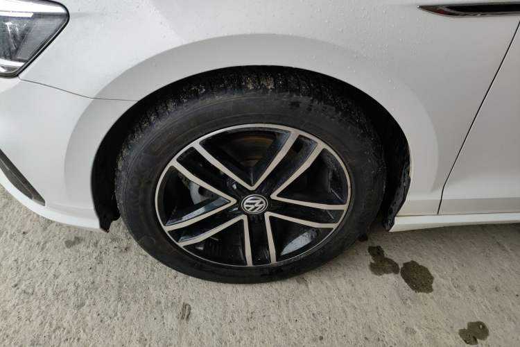 Used Volkswagen Lamando 2021 Revised Version 280TSI DSG Comfort Edition Left Front Wheel Hub