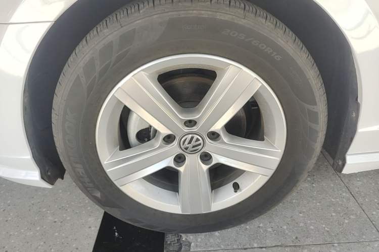 Used Volkswagen Lamando 2021 230TSI DSG Fashion Edition Left Front Wheel Hub