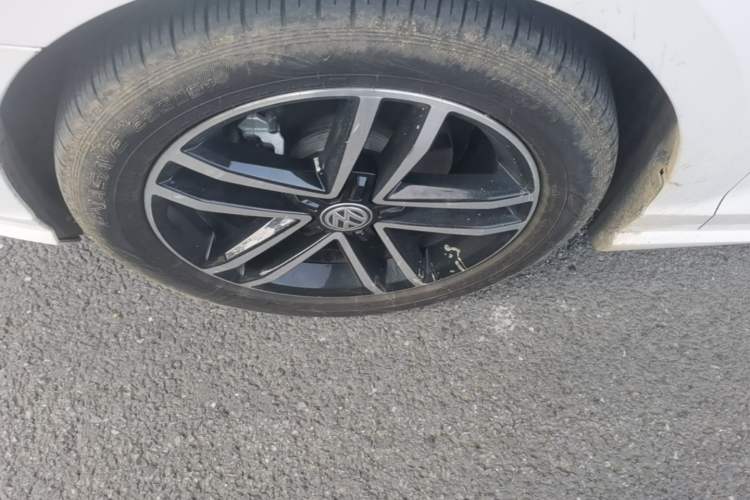 Used Volkswagen Lamando 2021 280TSI DSG Comfort Edition Left Front Wheel Hub