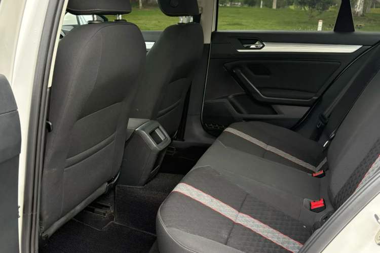 Used Volkswagen Lamando 2021 230TSI DSG Fashion Edition Left Rear Seat