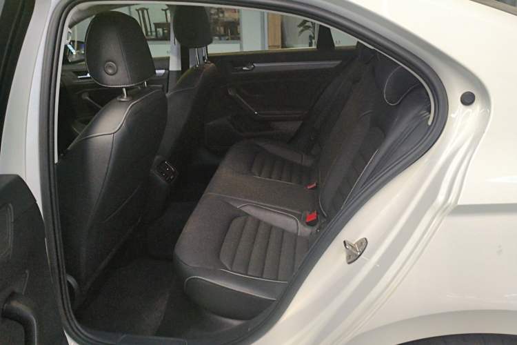 Used Volkswagen Lamando 2021 Facelift 280TSI DSG Comfort Edition (Manual Air Conditioning) Left Rear Seat