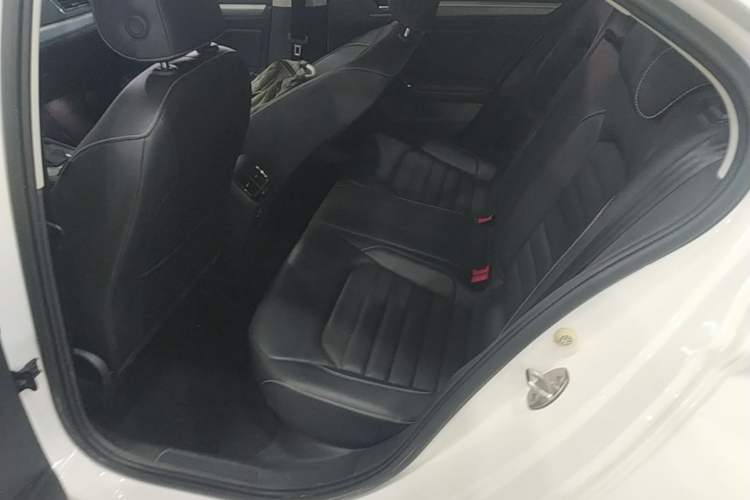 Used Volkswagen Lamando 2021 280TSI DSG Luxury Phantom Edition Left Rear Seat