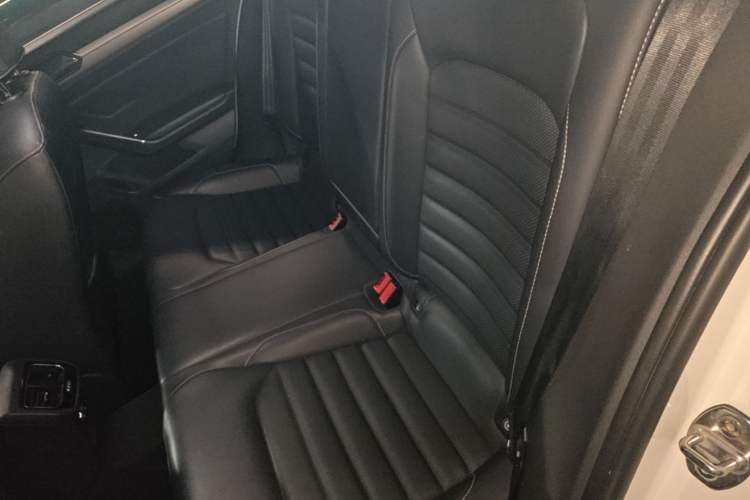 Used Volkswagen Lamando 2021 280TSI DSG Luxury Phantom Edition Left Rear Seat